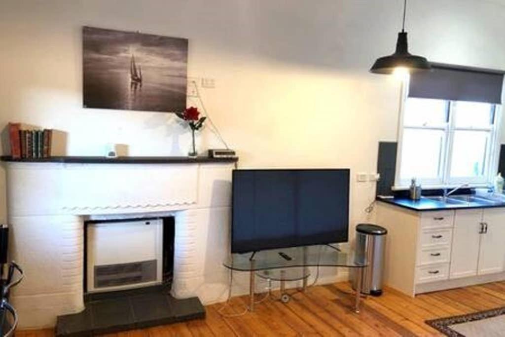 Modern Charming Miners' Cottage +Free Internet Broken Hill Exterior foto
